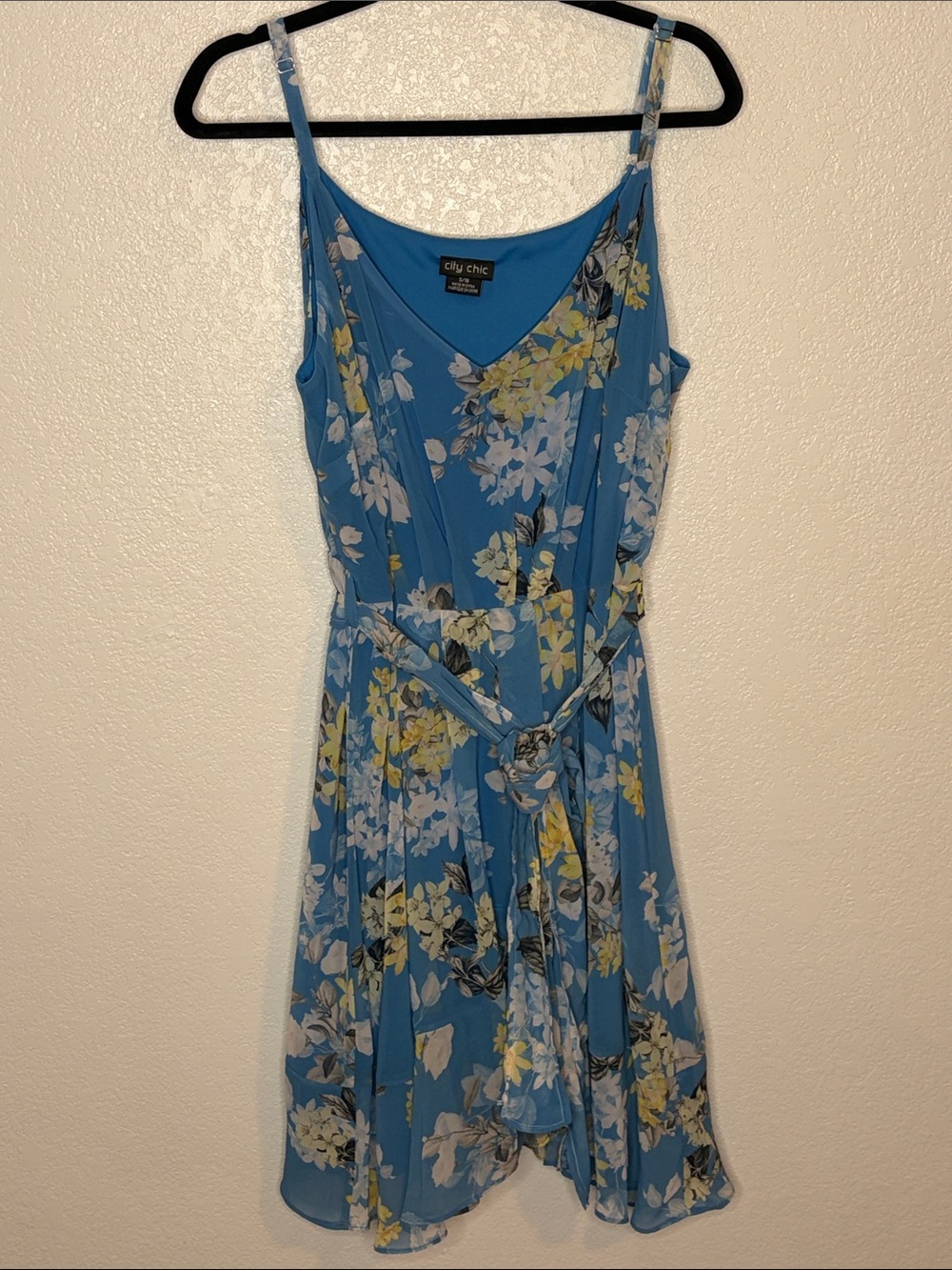 City Chic Blue Floral Pleated Mini Dress Size 16 Wedding Guest Date Dress